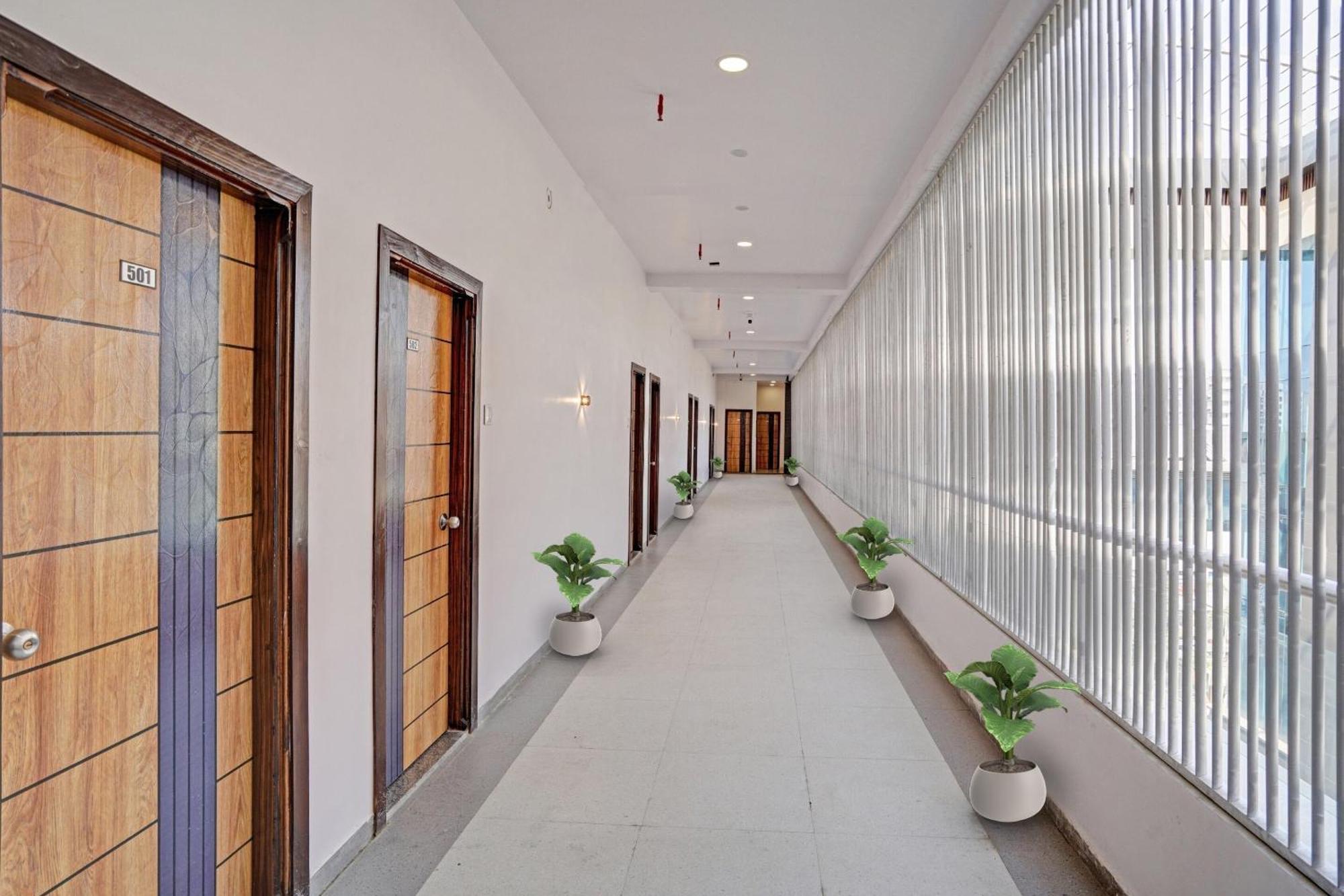 Hotel O Sky View Сурат Экстерьер фото